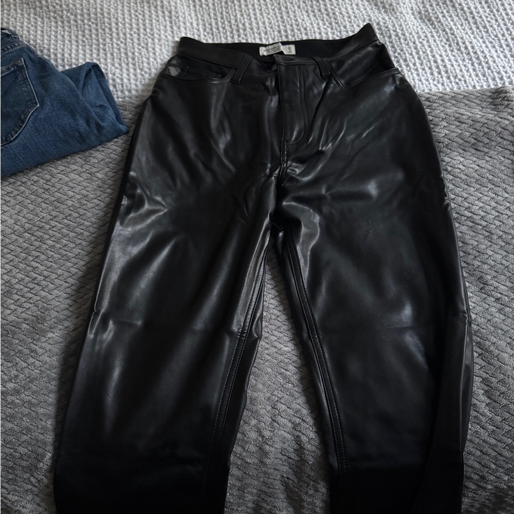 Abercrombie & Fitch 90s Ultra High Rise Leather Pants